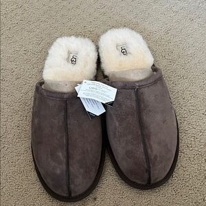UGG Brown Suede Men’s Slippers with Cream Fur